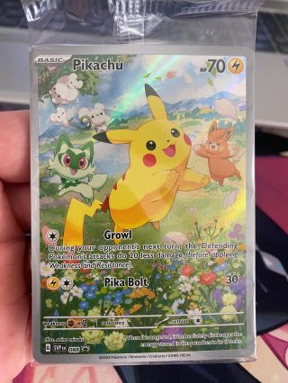 Naskladnili jsme taky nějaké Pikachu kousky ⚡️ Squishy figurky + Pikachu promo z Paldea Adventure chest - na eshopu jsou...